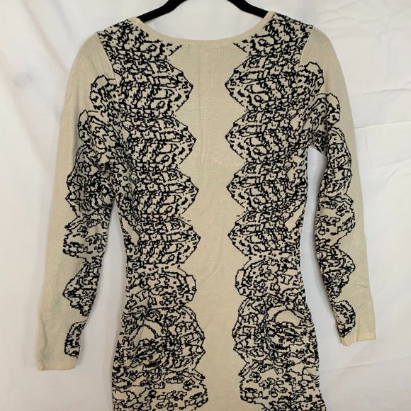 NEVER WORN Young Threads of NYC Sweater Dress - Picture 3 of 5